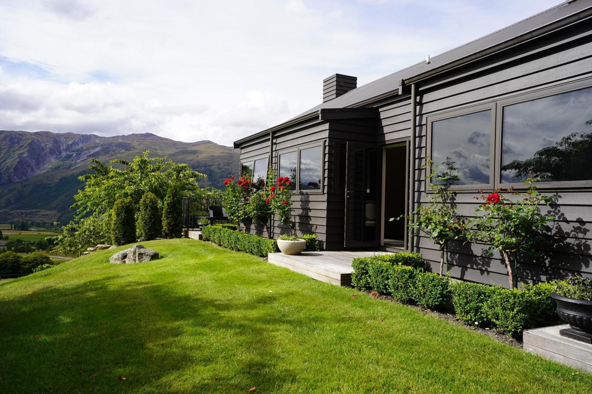 Mt Rosa Lodge Boutique Vineyard Accommodation Wanaka Exterior foto